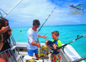 Une Skipjack et une dorade