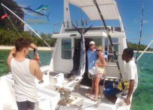 16/02/16 Mr Tim et sa famille joyeux apres une journee de peche